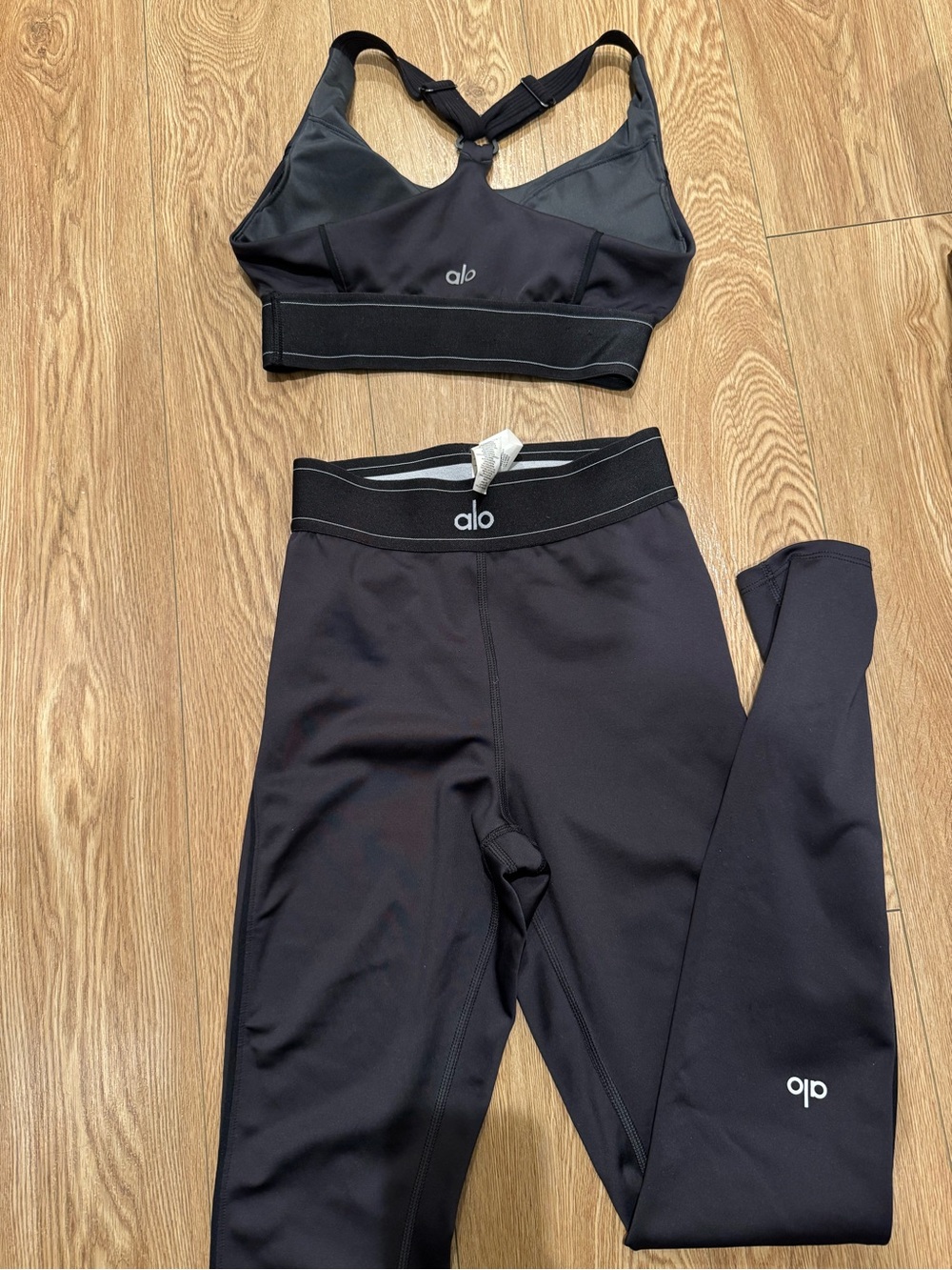 ALO Yoga Black High-Waist Leggings with Branded Waistband - Picture 4 of 5